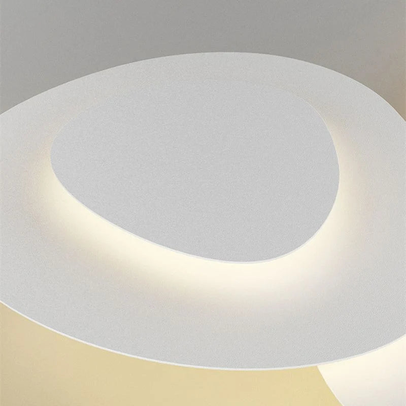 Nuage Plafonnier LED Organique – gros plan du bord blanc et de la lumière diffuse