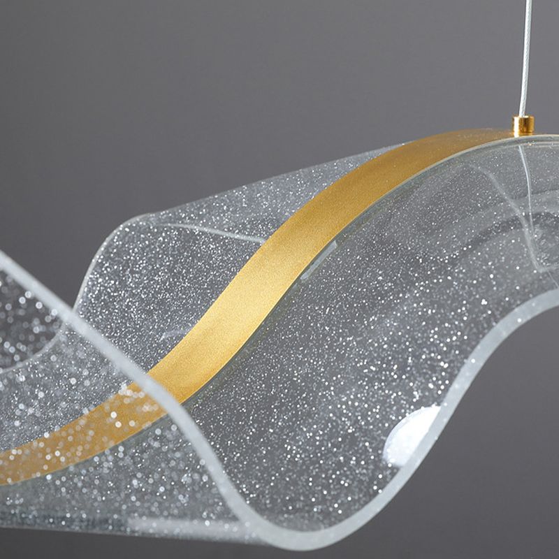 Onde Suspension LED Linéaire en Aluminium – détail du ruban transparent et de la bande dorée