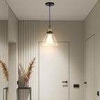 Elvane Suspension Cône en Verre, Douille Laiton – suspension dans un couloir clair avec herbes de la pampa