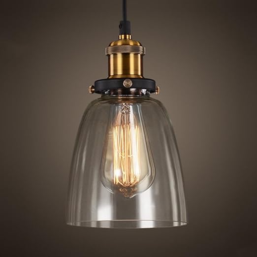Calia Suspension Cloche en Verre, Douille Laiton – gros plan de la cloche en verre et de l'ampoule à filament