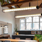 Tubia Suspension Tube en Verre Style Industriel – deux tubes près de grandes fenêtres cintrées