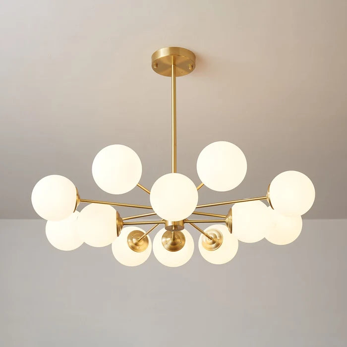 Sidera Lustre Sputnik en Laiton et Globes Opale – 12 lumières, Ø 80 cm, H 32 cm