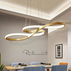 Fluva Suspension Ruban LED Minimaliste – ruban LED doré devant un mur blanc