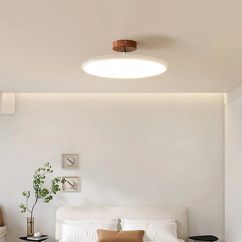 Médaillon Plafonnier LED Rond – plafonnier petit format dans une pièce avec cadre