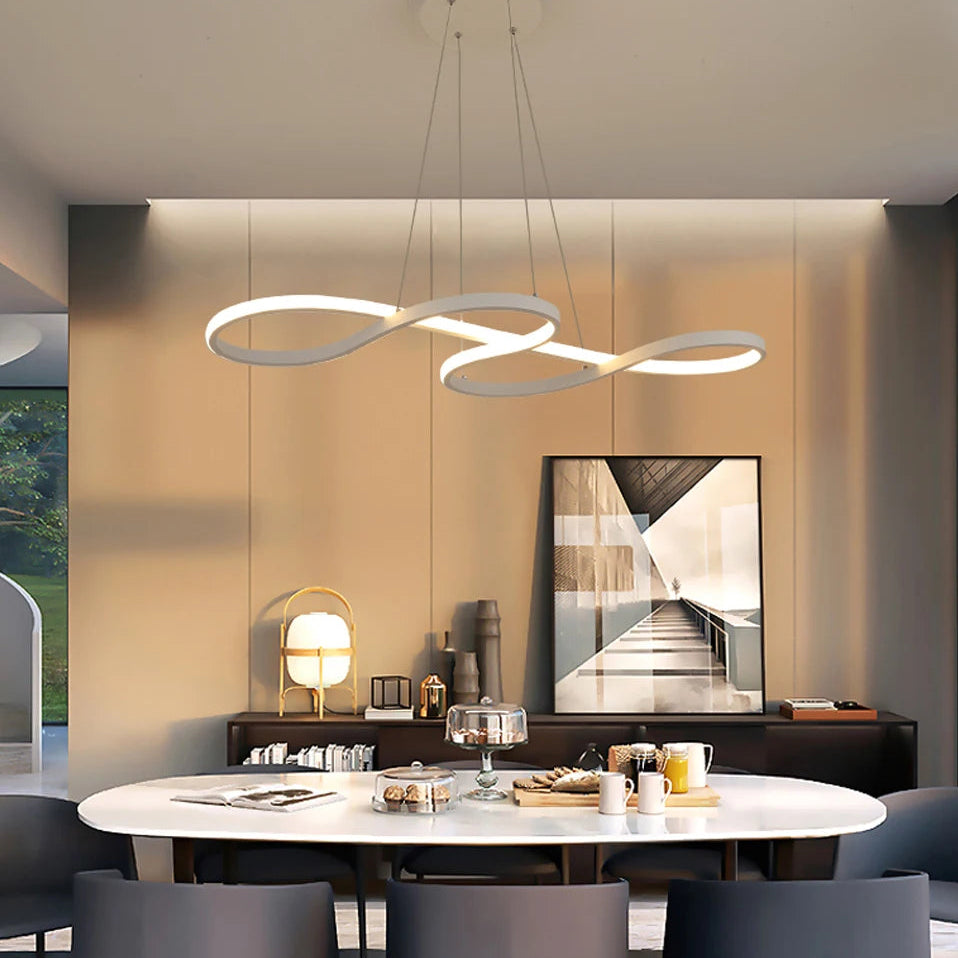 Fluva Suspension Ruban LED Minimaliste – ruban LED blanc dans une salle à manger avec tableau