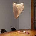 Eolie Suspension Voile en Bois Naturel – suspension près d'une porte en bois brun