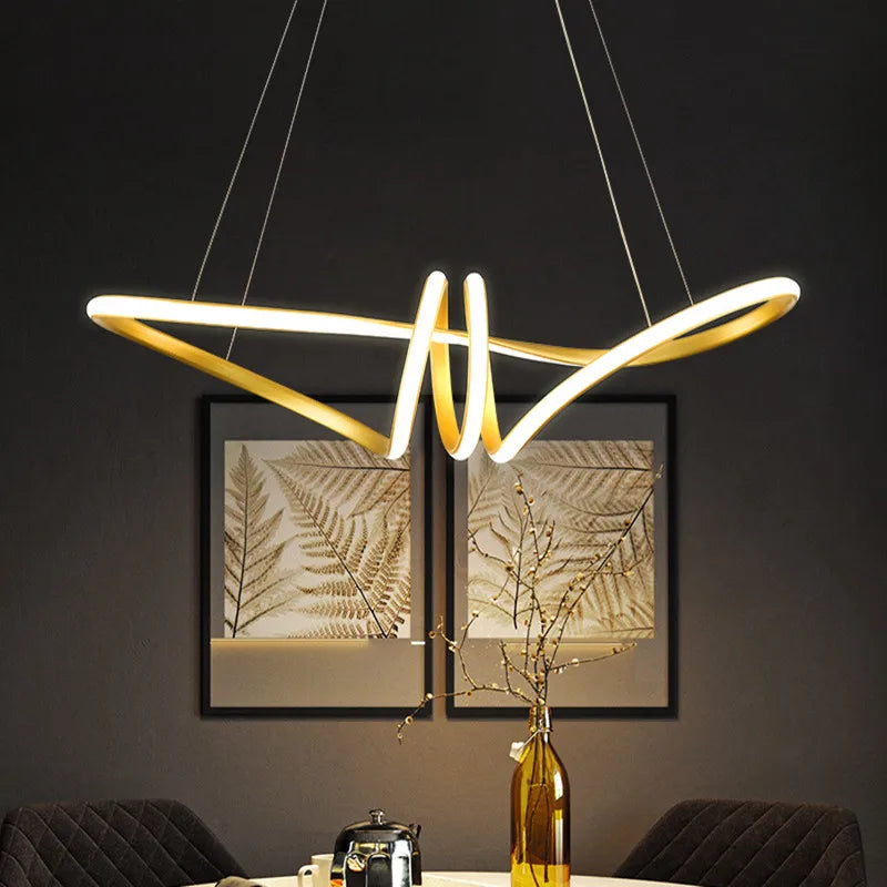 Duolis Suspension Ruban LED Double Doré – ruban doré allumé devant un tableau doré
