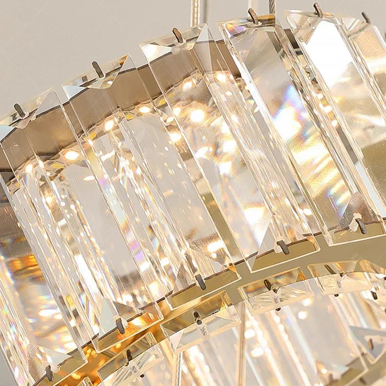 Saturne Lustre Anneaux en Cristal Moderne – gros plan des prismes de cristal