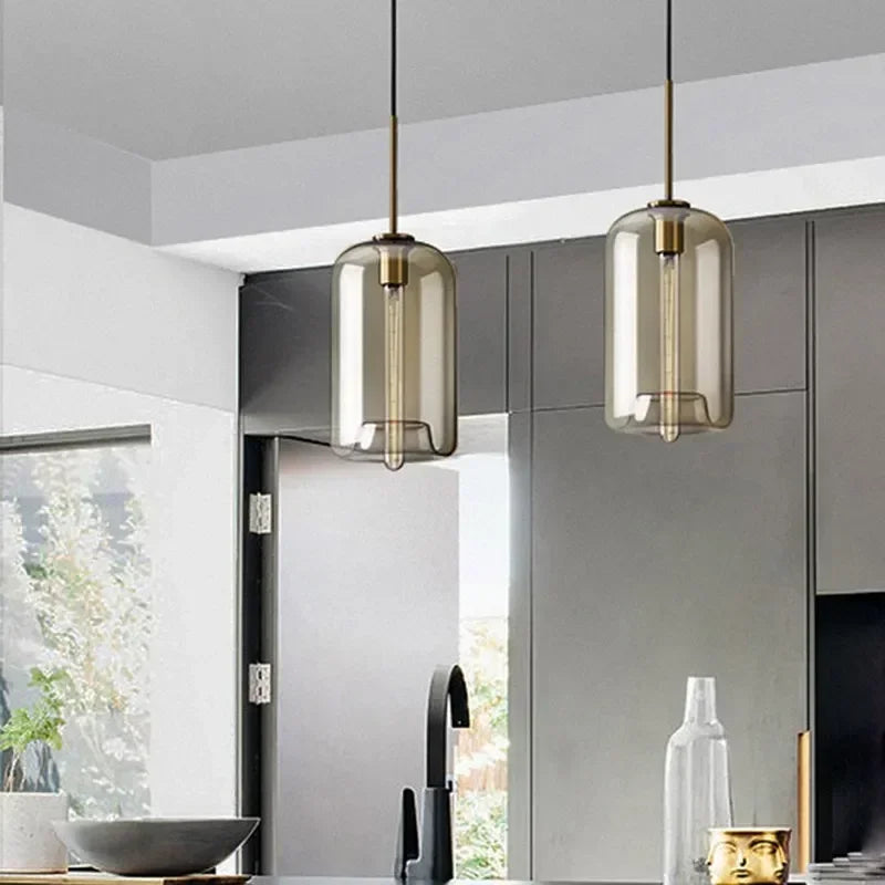 Ambra Suspension en Verre Ambré, 5 Formes au Choix – suspensions cylindriques dans une cuisine