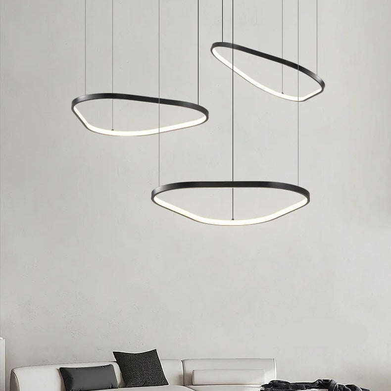Orbite Trio Lustre 3 Anneaux LED Moderne – trois anneaux à hauteurs différentes