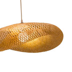 Savane Suspension Soucoupe en Rotin Tressé – gros plan du tressage de l'abat-jour