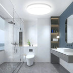 Opale Plafonnier LED Extra-Plat – dans une salle d'eau moderne avec douche