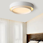 Duo Plafonnier LED Double Cercle – plafonnier blanc dans une pièce aux voilages clairs