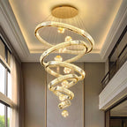 Saturne Lustre Anneaux en Cristal Moderne – lustre dans un hall avec rideaux et mezzanine