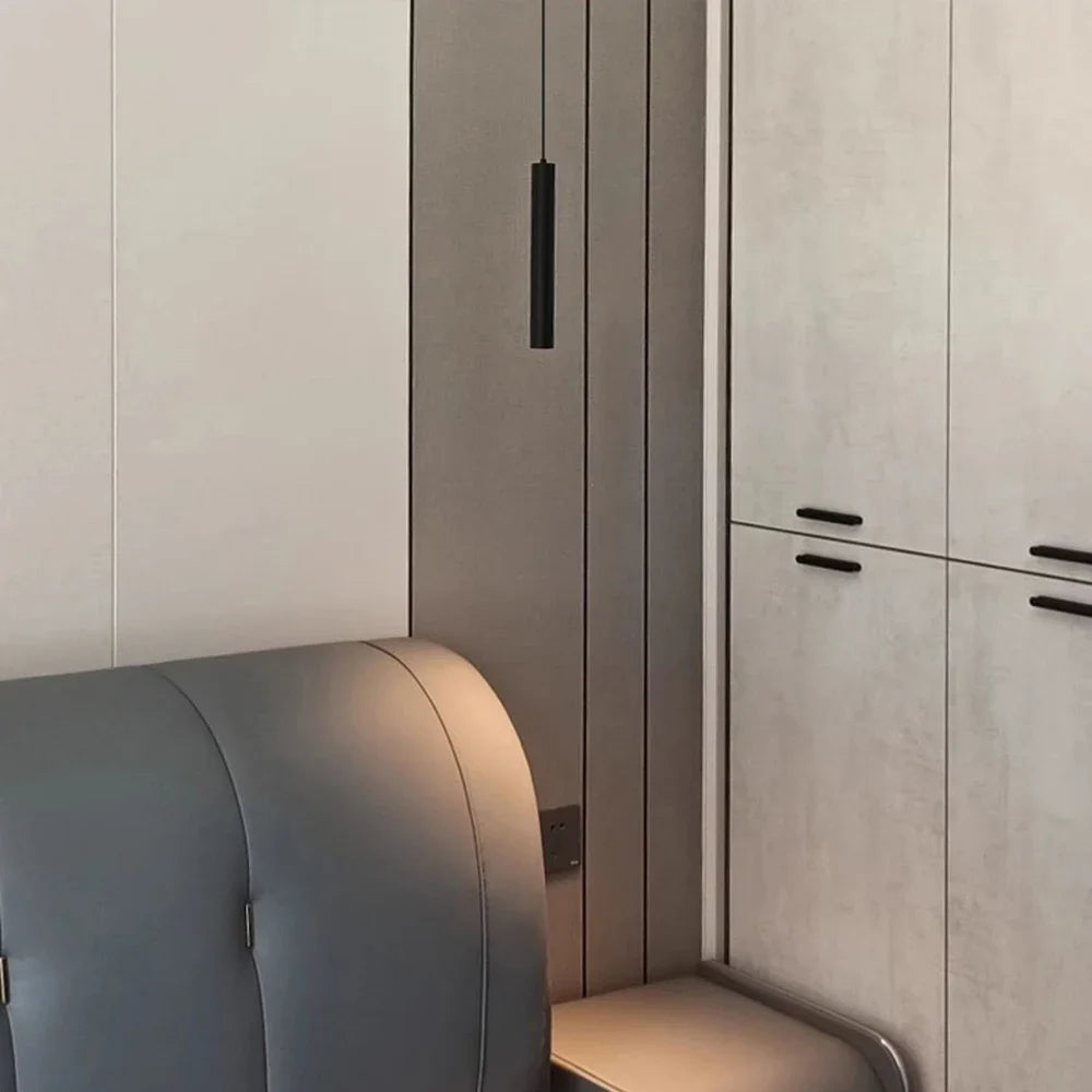 Filin Suspension Tube LED – dans une chambre près d'une armoire