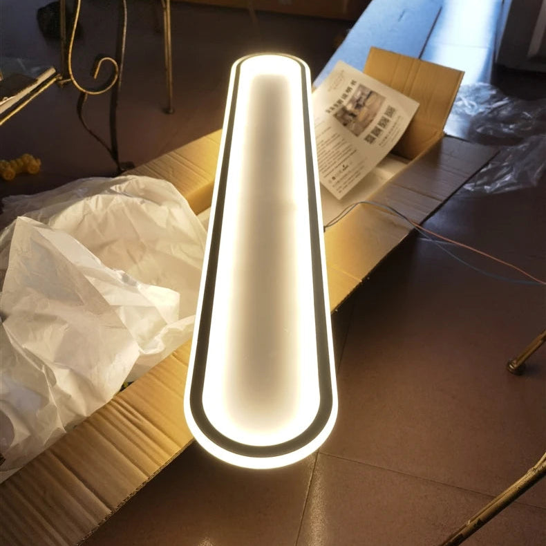 Piste Plafonnier LED Oblong – gros plan de l'extrémité arrondie, lumière chaude