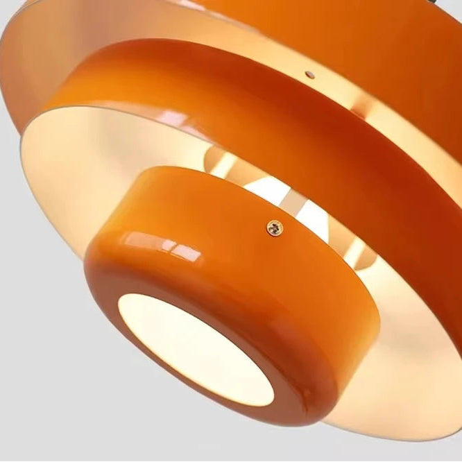 Tiara Suspension Étagée en Métal – détail de l'abat-jour orange vu de dessous