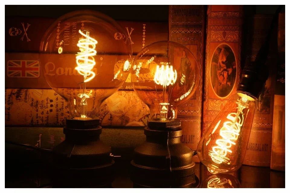 Ampoule Globe à Filament – ampoules tube à filament allumées dans un décor vintage