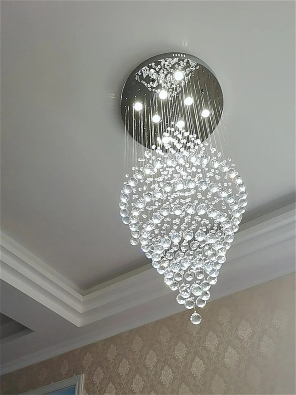 Détail du bas du lustre cascade en cristal