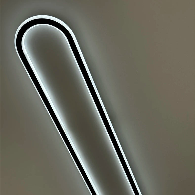 Piste Plafonnier LED Oblong – gros plan du bord noir du plafonnier