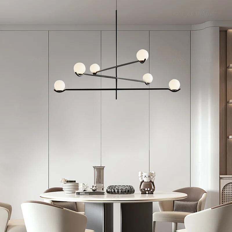 Perla Lustre à Globes en Verre – au-dessus d'une table à manger, vue large