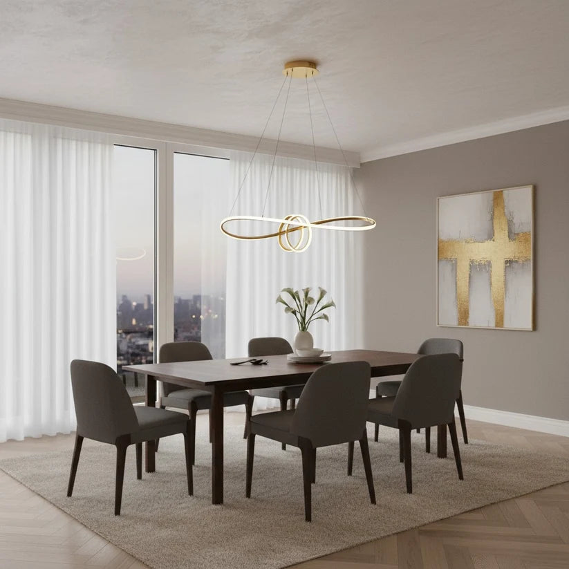 Duolis Suspension Ruban LED Double Doré – ruban doré au-dessus d'une table à manger et de chaises grises
