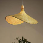 Hatira Suspension Chapeau en Bambou Tressé – gros plan du tressage de l'abat-jour