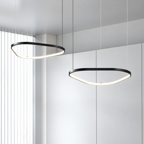 Orbite Duo Lustre 2 Anneaux LED Moderne – deux anneaux suspendus devant un mur à lattes