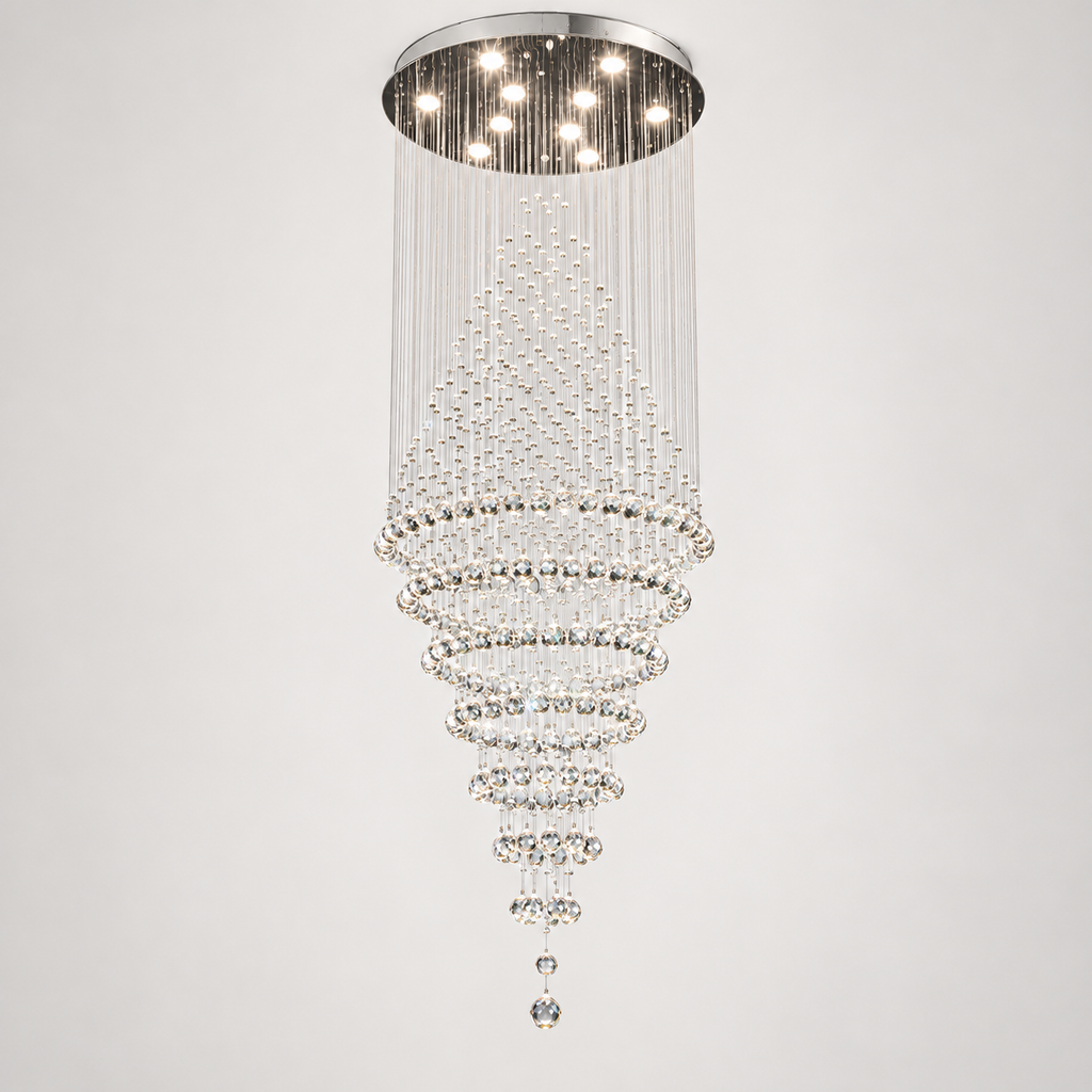 Lustre cascade en cristal finition chrome sur fond clair